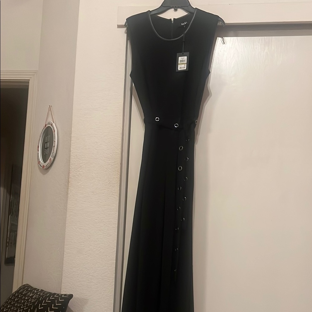 Elegant Black Sleeveless Dress